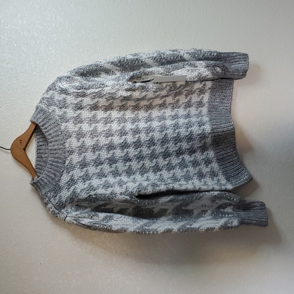 Calvin Klein Gray and White Sweater Size M